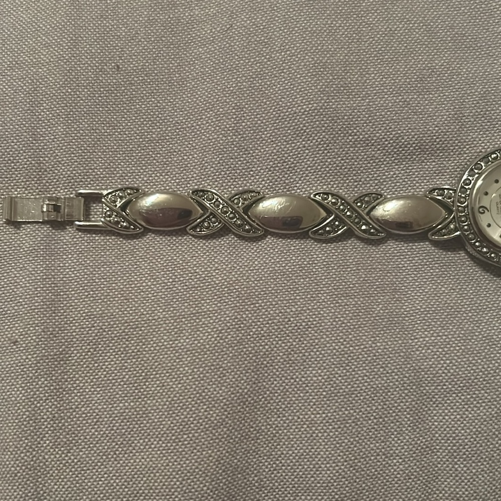 WATCH - Picture 4 of 6